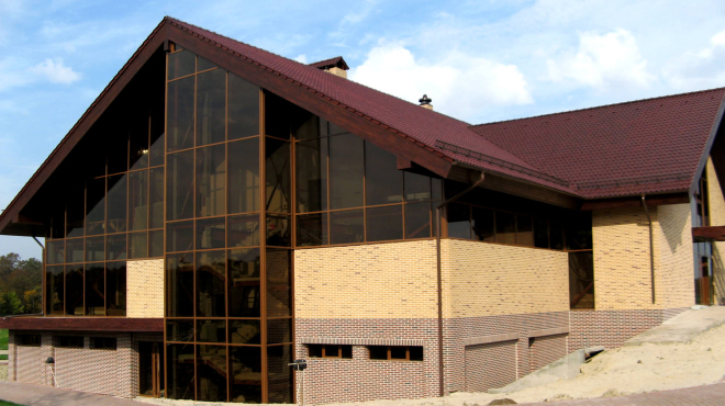 Haacke Referenz: Golfclub-Fassade in Vereinsheim