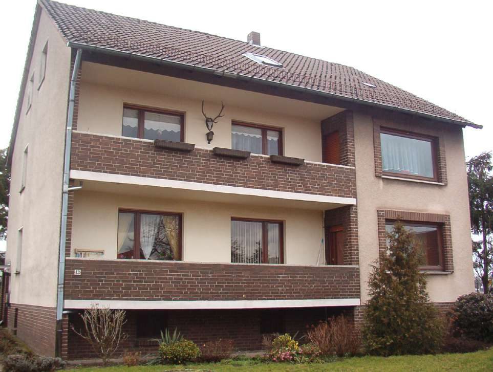 Mehrfamilienhaus vor der Sanierung